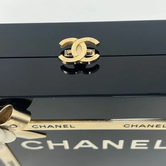Chanel 2017 Black Plexiglass Gold Hardware Gift Box Minaudiere Clutch - Picture 10 of 12